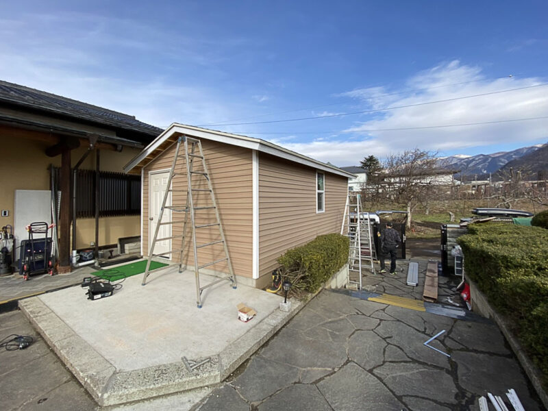 スキーのチューンナップ小屋 本場北米スタイルのツーバイフォー木製ガレージ Master S Garage