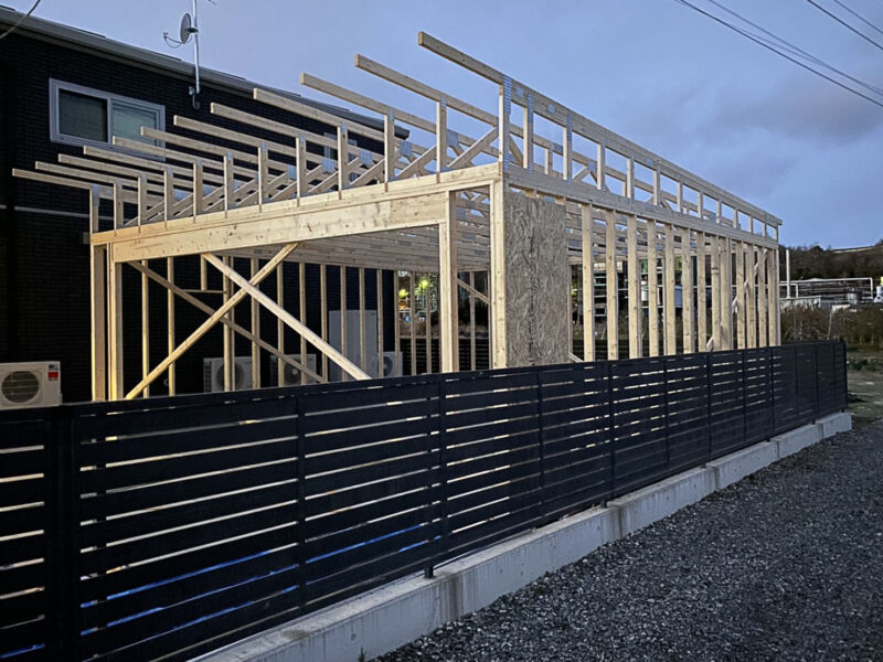 スマートガレージデザイン 本場北米スタイルのツーバイフォー木製ガレージ Master S Garage