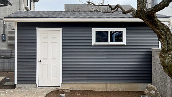 ガレージ garage 樹脂サイディング 外壁 ガレージ出入り口ドア